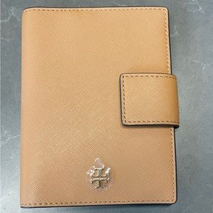 Tory Burch Passport Wallet Tan